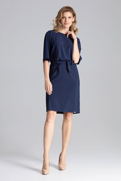 Granatowa sukienka midi wiązana w talii