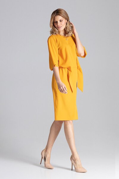 Sukienka midi wiązana w talii w kolorze musztardowym