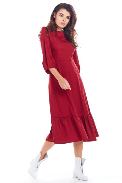 Długa bordowa sukienka o luźnym fasonie