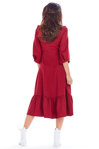 Długa bordowa sukienka o luźnym fasonie