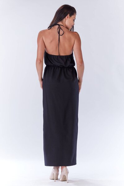 Długa czarna sukienka bez rękawów z ozdobnym rozcięciem