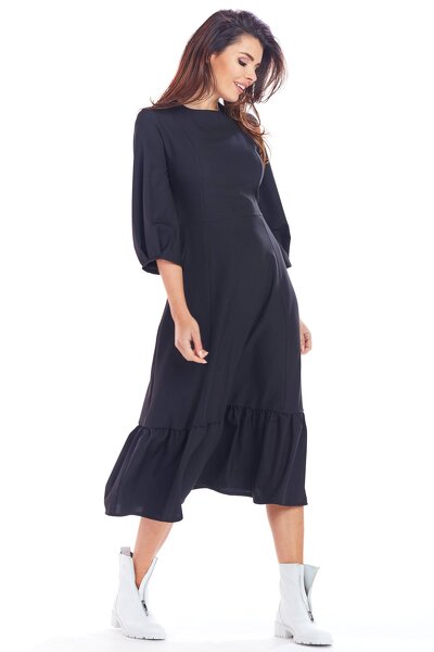 Długa czarna sukienka o luźnym fasonie