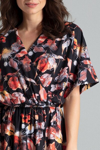 Długa sukienka w czerwone kwiaty na czarnym tle