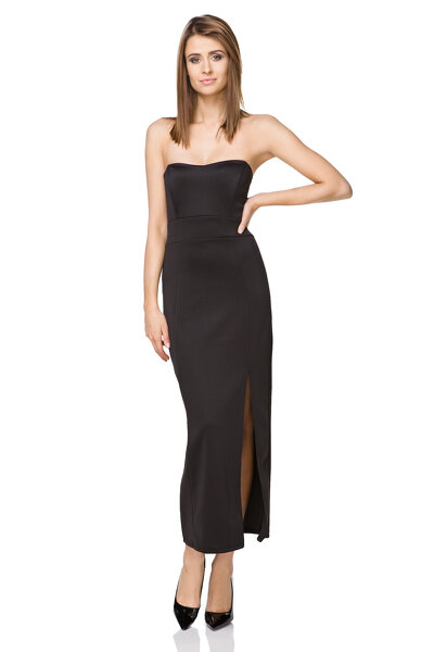 Długa dopasowana czarna sukienka z rozcięciem