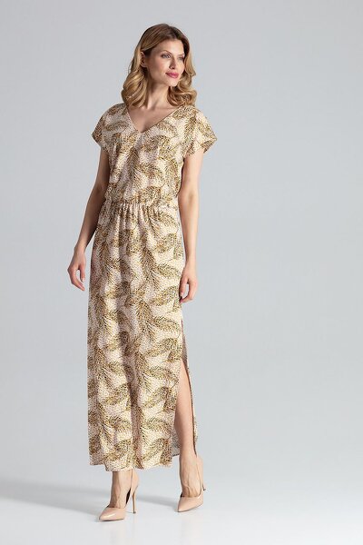 Wzorzysta sukienka z rozcięciem u dołu i krótkim rękawem.