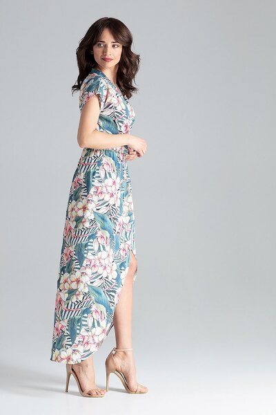 Wzorzysta sukienka z rozcięciem