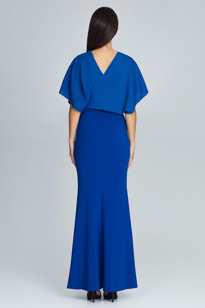 Długa dopasowana sukienka w niebieskim kolorze