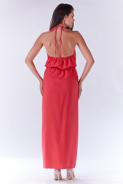 Długa różowa sukienka bez rękawów z ozdobnym rozcięciem