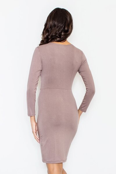 Brązowa sukienka z dekoltem do szpica