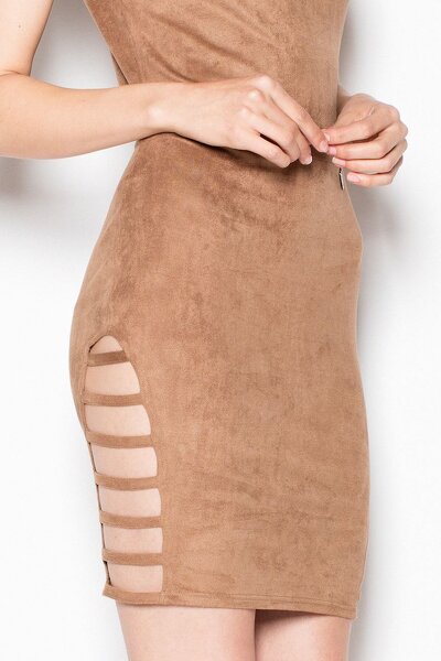 Brązowa zamszowa sukienka z wcięciami na udach