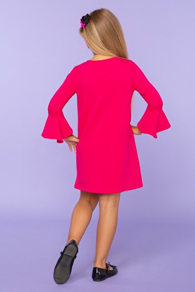 Różowa sukienka z falbanką przy rękawie dla córki