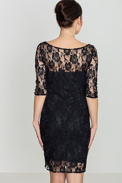 Czarna dopasowana sukienka koronkowa