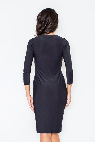 Czarna dopasowana sukienka