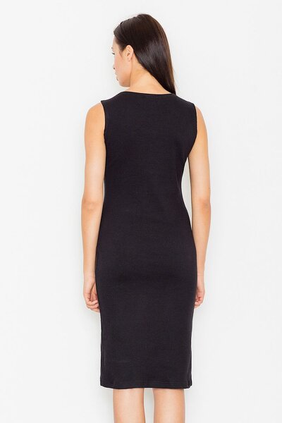 Dopasowana sukienka w czarnym kolorze