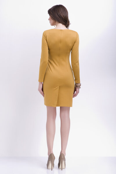 Miodowa sukienka z asymetrycznym marszczeniem