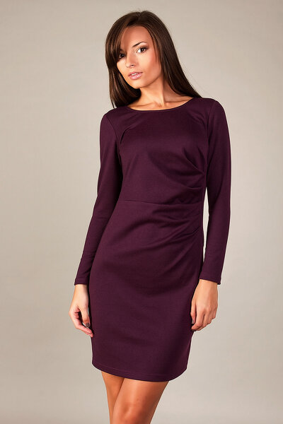 Fioletowa ołówkowa sukienka z marszczeniem