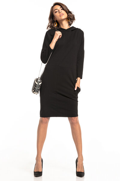 Dzianinowa czarna sukienka z kapturem i kieszeniami