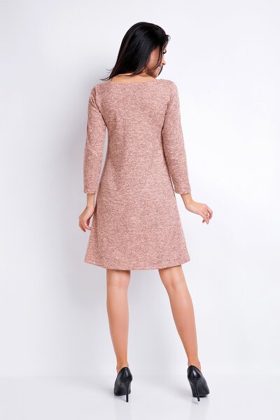 Dzianinowa sukienka mini w różowym kolorze