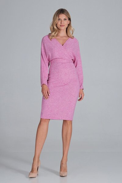Dzianinowa sukienka w kolorze fuksji z kopertowym dekoltem