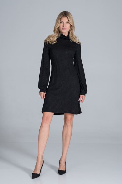 Dzianinowa sukienka z golfem w czarnym kolorze