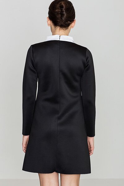 Czarna sukienka mini z białym kołnierzem