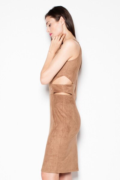 Brązowa zamszowa sukienka z wcięciami w talii