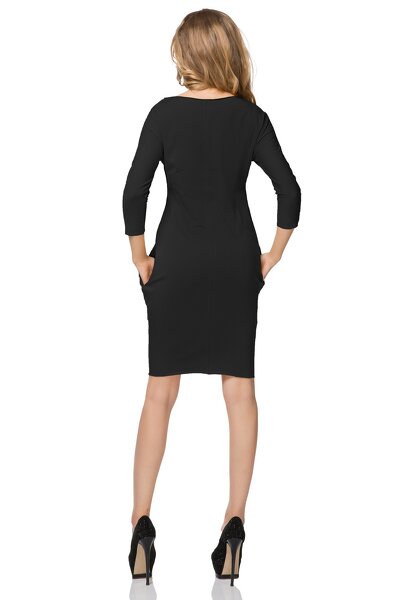 Prosta sukienka mini z półokrągłym dekoltem