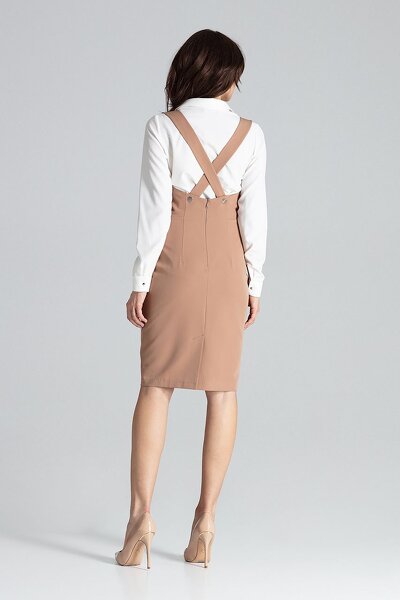 Brązowa sukienka z odkrytymi plecami