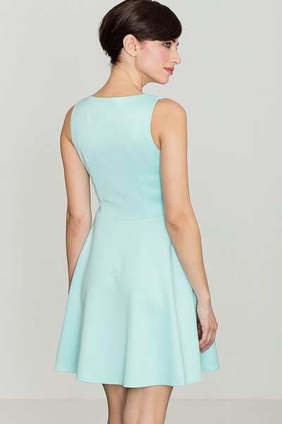 Miętowa sukienka z zamkiem na dekolcie