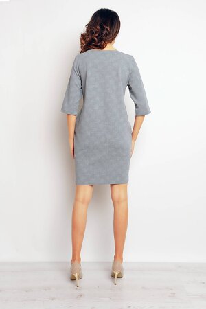 Elegancka sukienka midi o luźnym fasonie Elegancka sukienka midi o luźnym fasonie