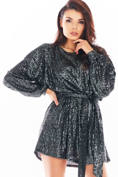 Grafitowa cekinowa sukienka o luźnym fasonie i długości mini
