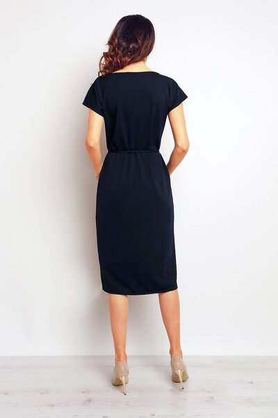 Granatowa sukienka midi o ołówkowym fasonie