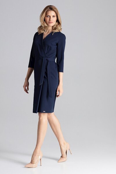 Sukienka z kopertowym dekoltem w granatowym kolorze