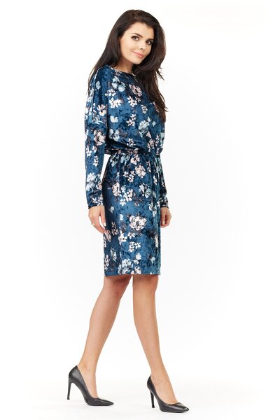 Granatowa sukienka z welurowego materiału