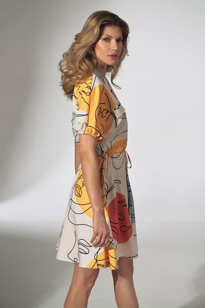 Kimonowa sukienka z abstrakcyjnym printem i kołnierzykiem