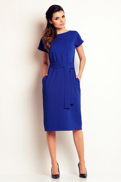 Klasyczna niebieska sukienka z krótkim rękawem