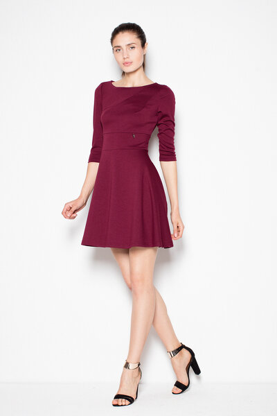 Bordowa rozkloszowana sukienka mini z rękawem 3/4