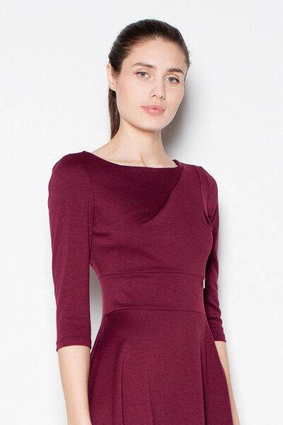 Bordowa rozkloszowana sukienka mini z rękawem 3/4