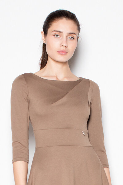 Brązowa rozkloszowana sukienka mini z rękawem 3/4