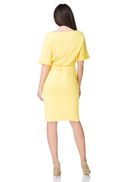 Sukienka w stylu kimono w żółtym kolorze