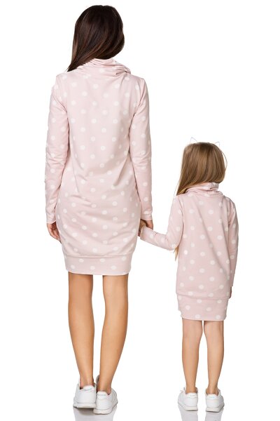 Sportowa sukienka z kominem w kropki