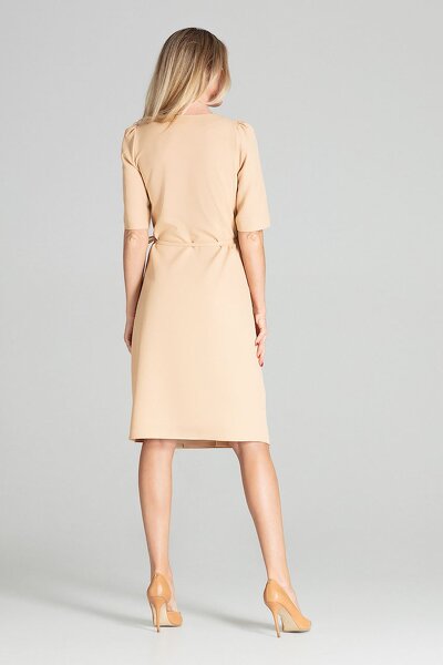 Kopertowa sukienka midi w beżowym kolorze