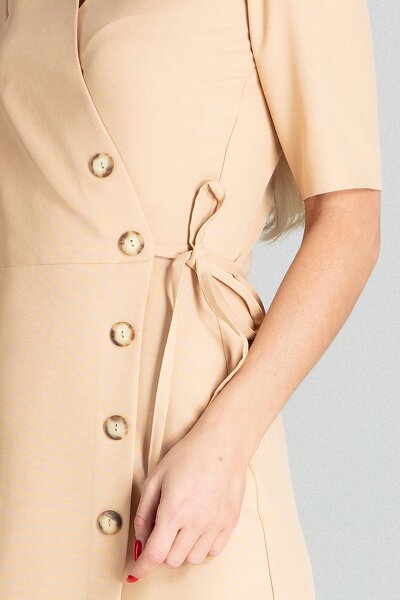 Kopertowa sukienka midi w beżowym kolorze