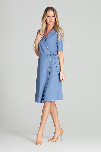 Kopertowa sukienka midi w kolorze niebieskim