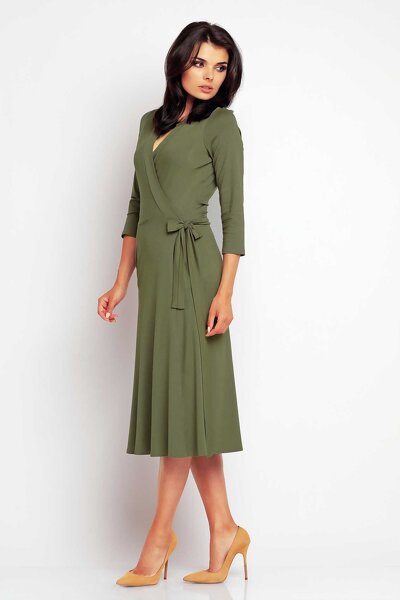 Kopertowa sukienka w kolorze khaki