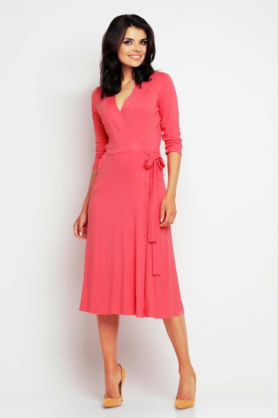 Kopertowa sukienka w kolorze koral