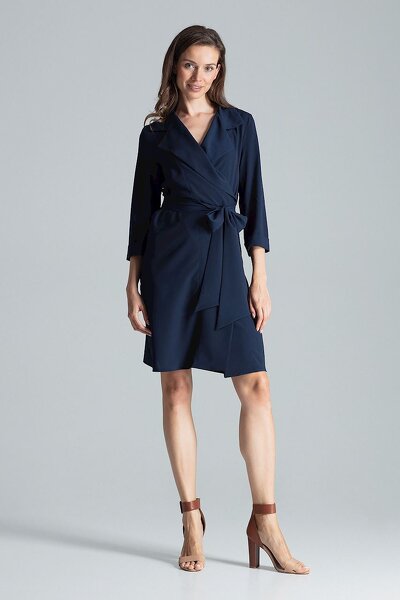 Granatowa koszulowa sukienka wiązana w pasie