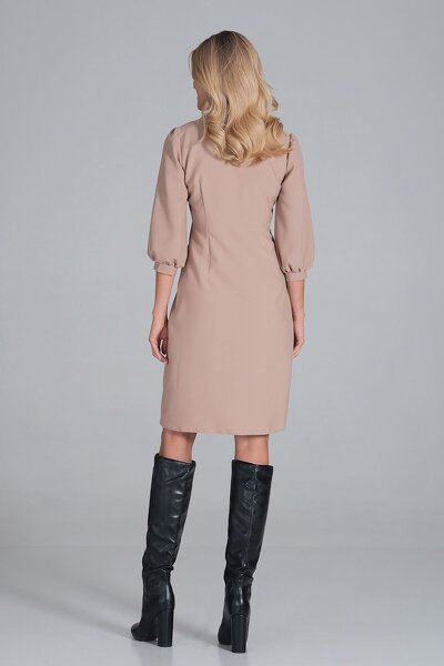 Koszulowa sukienka midi w beżowym kolorze z kołnierzykiem