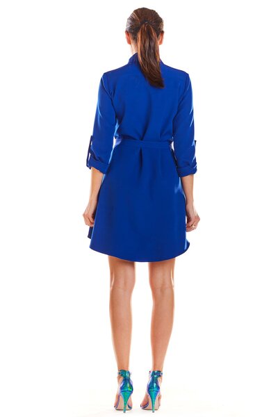 Koszulowa sukienka mini w niebieskim kolorze