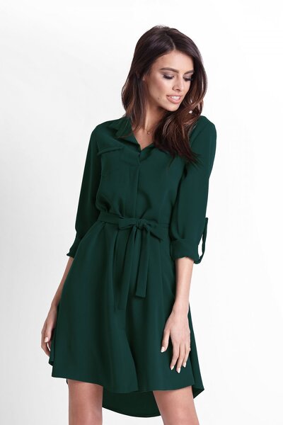 Koszulowa sukienka w zielonym kolorze o luźnym fasonie